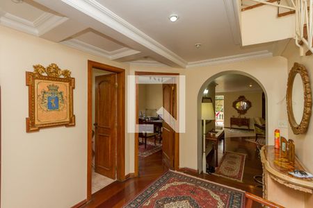 Casa à venda com 700m², 7 quartos e 5 vagas Casa à venda com 700m², 7 quartos e 5 vagasHall de Entrada