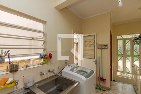 Casa à venda com 700m², 7 quartos e 5 vagas Casa à venda com 700m², 7 quartos e 5 vagasLavanderia