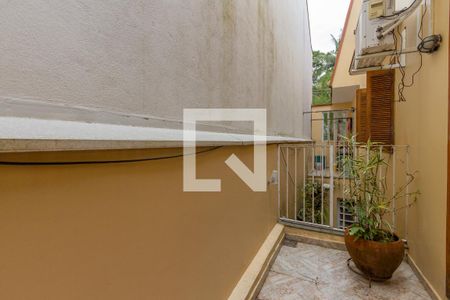 Casa à venda com 700m², 7 quartos e 5 vagas Casa à venda com 700m², 7 quartos e 5 vagasVaranda do Quarto
