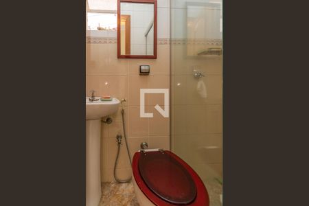 Casa à venda com 700m², 7 quartos e 5 vagas Casa à venda com 700m², 7 quartos e 5 vagasBanheiro de Serviço