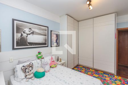 Casa à venda com 700m², 7 quartos e 5 vagas Casa à venda com 700m², 7 quartos e 5 vagasQuarto