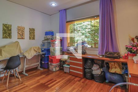 Casa à venda com 1080m², 5 quartos e 6 vagasQuarto 2