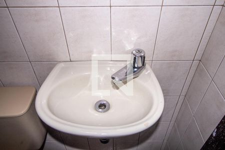 Casa à venda com 360m², 5 quartos e 6 vagasBanheiro de Serviço