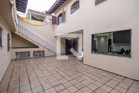 Casa à venda com 360m², 5 quartos e 6 vagasQuintal