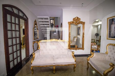 Casa à venda com 360m², 5 quartos e 6 vagasSala