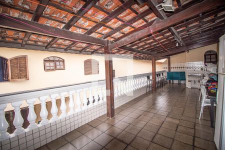 Casa à venda com 360m², 5 quartos e 6 vagasChurrasqueira