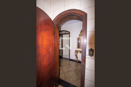 Casa à venda com 360m², 5 quartos e 6 vagasBanheiro 3