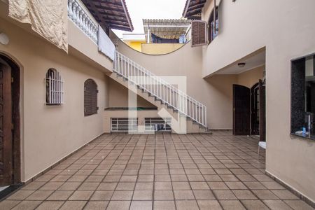 Casa à venda com 360m², 5 quartos e 6 vagasQuintal