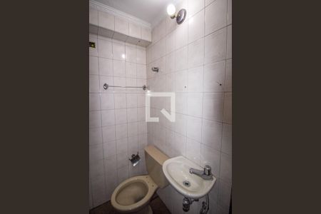 Casa à venda com 360m², 5 quartos e 6 vagasBanheiro de Serviço