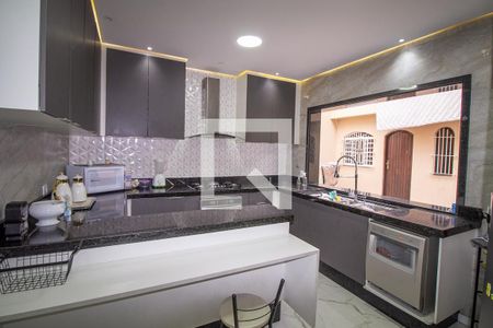 Casa à venda com 360m², 5 quartos e 6 vagasCozinha