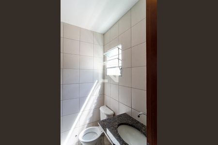 Casa de condomínio à venda com 75m², 2 quartos e 2 vagas Casa de condomínio à venda com 75m², 2 quartos e 2 vagasBanheiro da Suíte 1