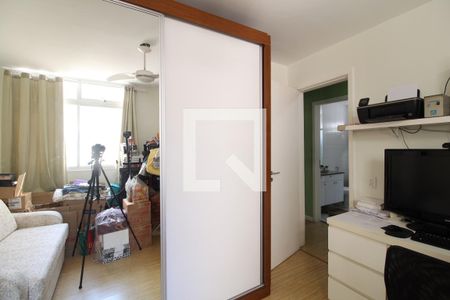 Apartamento à venda com 200m², 3 quartos e 2 vagasQuarto