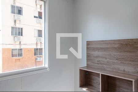 Quarto 1 de apartamento para alugar com 2 quartos, 46m² em Taquara, Rio de Janeiro