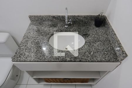 Apartamento para alugar com 67m², 2 quartos e 1 vaga Apartamento para alugar com 67m², 2 quartos e 1 vagaBanheiro da Suíte