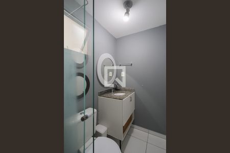 Apartamento para alugar com 67m², 2 quartos e 1 vaga Apartamento para alugar com 67m², 2 quartos e 1 vagaBanheiro social