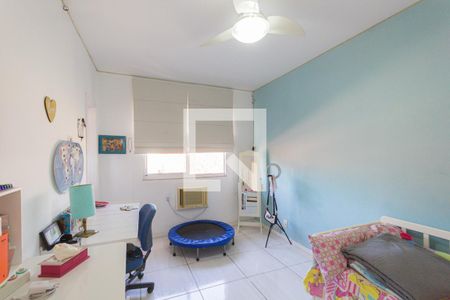 Casa de condomínio à venda com 181m², 3 quartos e 2 vagas Casa de condomínio à venda com 181m², 3 quartos e 2 vagasSuíte 2