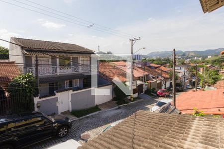 Casa de condomínio à venda com 181m², 3 quartos e 2 vagas Casa de condomínio à venda com 181m², 3 quartos e 2 vagasVista da Varanda da Suíte 1
