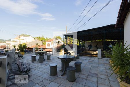 Casa de condomínio à venda com 181m², 3 quartos e 2 vagas Casa de condomínio à venda com 181m², 3 quartos e 2 vagasPraça