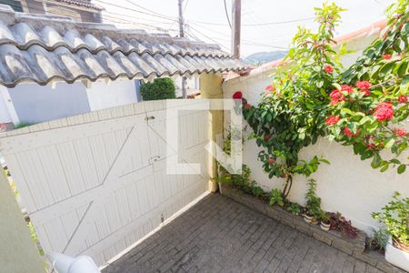 Casa de condomínio à venda com 181m², 3 quartos e 2 vagas Casa de condomínio à venda com 181m², 3 quartos e 2 vagasGaragem