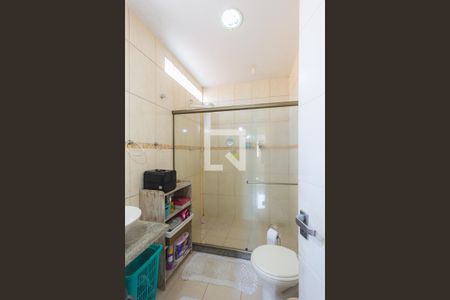 Casa de condomínio à venda com 181m², 3 quartos e 2 vagas Casa de condomínio à venda com 181m², 3 quartos e 2 vagasBanheiro da Suíte 1