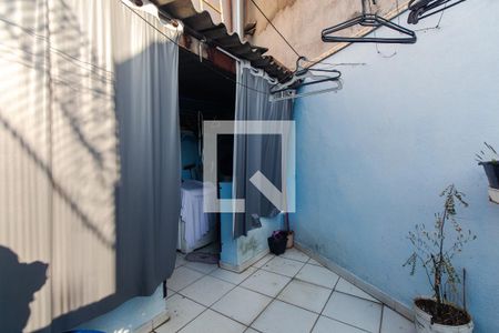 Casa à venda com 230m², 3 quartos e 6 vagas Casa à venda com 230m², 3 quartos e 6 vagasQuintal