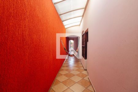 Casa à venda com 230m², 3 quartos e 6 vagas Casa à venda com 230m², 3 quartos e 6 vagasCorredor