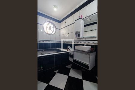 Casa à venda com 230m², 3 quartos e 6 vagas Casa à venda com 230m², 3 quartos e 6 vagasBanheiro