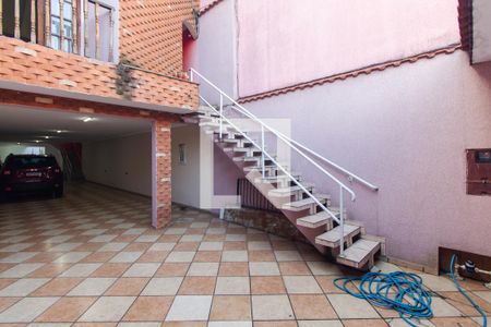 Casa à venda com 230m², 3 quartos e 6 vagas Casa à venda com 230m², 3 quartos e 6 vagasEntrada