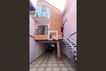 Casa à venda com 230m², 3 quartos e 6 vagas Casa à venda com 230m², 3 quartos e 6 vagasEntrada