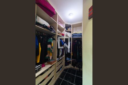 Casa à venda com 230m², 3 quartos e 6 vagas Casa à venda com 230m², 3 quartos e 6 vagasCloset