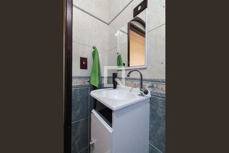 Casa à venda com 230m², 3 quartos e 6 vagas Casa à venda com 230m², 3 quartos e 6 vagasBanheiro