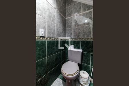 Casa à venda com 230m², 3 quartos e 6 vagas Casa à venda com 230m², 3 quartos e 6 vagasBanheiro