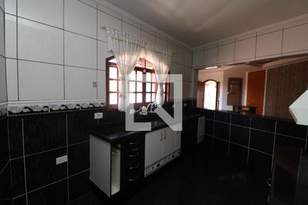 Casa à venda com 550m², 4 quartos e 2 vagasCozinha