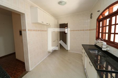 Casa à venda com 550m², 4 quartos e 2 vagasCozinha