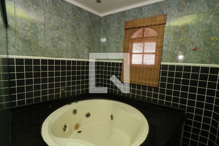 Casa à venda com 550m², 4 quartos e 2 vagasBanheiro suite