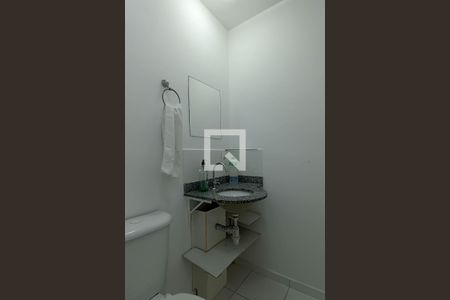 Apartamento à venda com 57m², 2 quartos e 1 vaga Apartamento à venda com 57m², 2 quartos e 1 vagaBanheiro Social