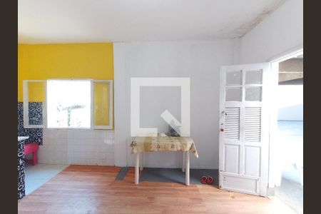 Casa à venda com 73m², 3 quartos e 3 vagasKitnet