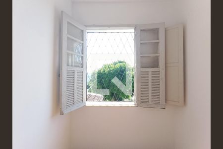 Casa à venda com 73m², 3 quartos e 3 vagasPequeno cômodo