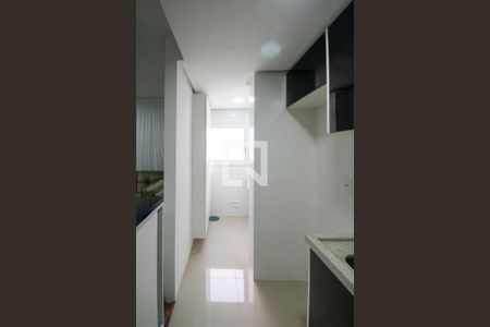 Apartamento à venda com 100m², 3 quartos e 2 vagas Apartamento à venda com 100m², 3 quartos e 2 vagasCozinha e Área de Serviço
