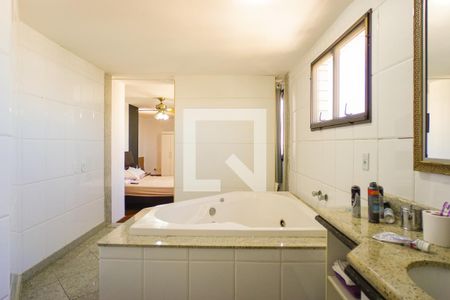 Apartamento para alugar com 550m², 5 quartos e 5 vagas Apartamento para alugar com 550m², 5 quartos e 5 vagasBanheiro da Suíte 4