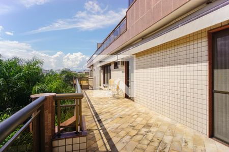 Apartamento para alugar com 550m², 5 quartos e 5 vagas Apartamento para alugar com 550m², 5 quartos e 5 vagasVaranda