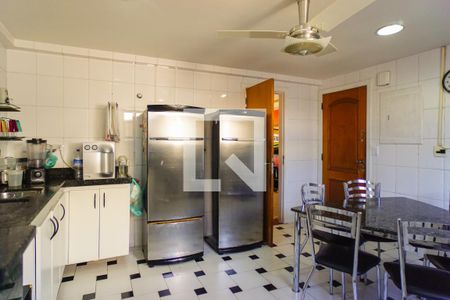 Apartamento para alugar com 550m², 5 quartos e 5 vagas Apartamento para alugar com 550m², 5 quartos e 5 vagasCozinha e Área de Serviço