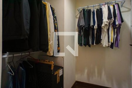 Apartamento para alugar com 550m², 5 quartos e 5 vagas Apartamento para alugar com 550m², 5 quartos e 5 vagasCloset Suíte 4