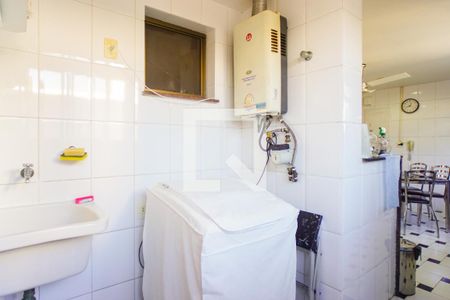 Apartamento para alugar com 550m², 5 quartos e 5 vagas Apartamento para alugar com 550m², 5 quartos e 5 vagasCozinha e Área de Serviço