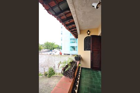 Casa à venda com 393m², 5 quartos e 8 vagasVaranda da Suíte 2