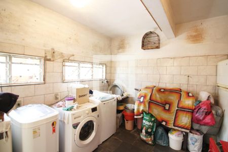 Casa à venda com 393m², 5 quartos e 8 vagasLavanderia 