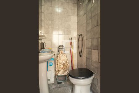 Casa à venda com 500m², 2 quartos e 8 vagas Casa à venda com 500m², 2 quartos e 8 vagasBanheiro 1