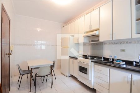 Casa à venda com 315m², 5 quartos e 5 vagasCozinha