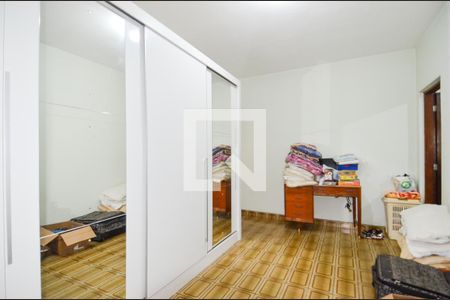 Casa à venda com 315m², 5 quartos e 5 vagasQuarto 4 - Edícula 