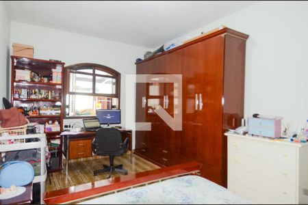 Casa à venda com 315m², 5 quartos e 5 vagasQuarto 3 - Edícula 